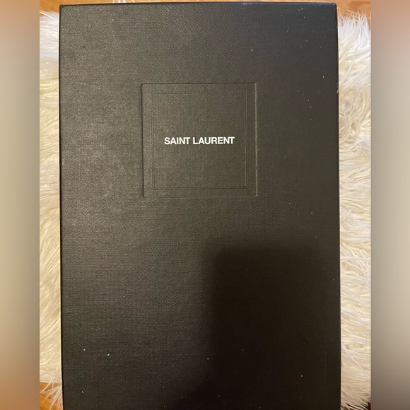 Saint Laurent Anja Pointy Toe Pump - Picture 3 of 6